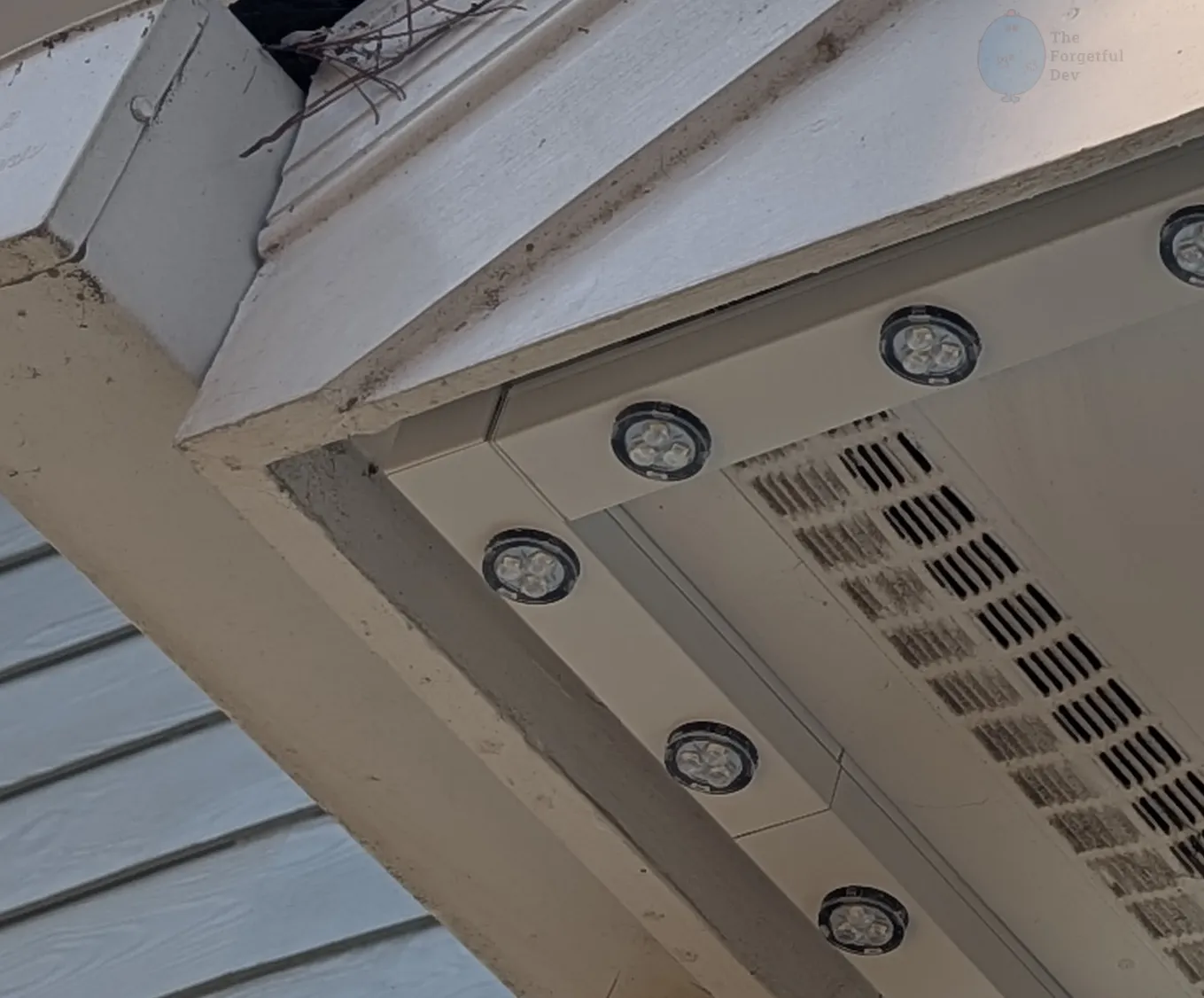 Ignore the dirty soffit &