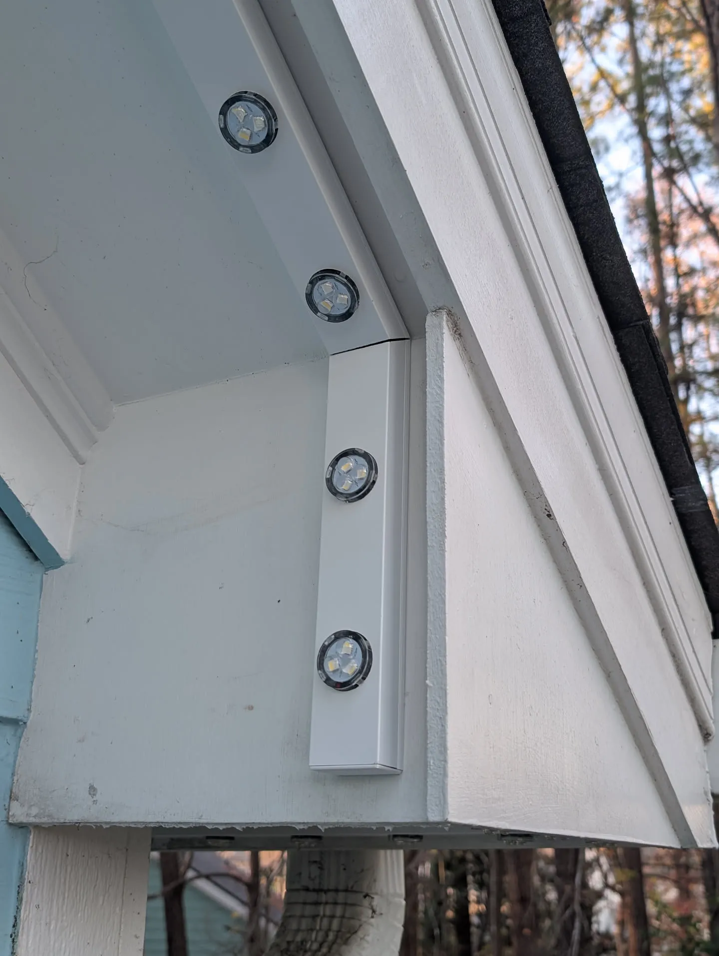 Transition from angled to vertical track with a clean bevel cut.